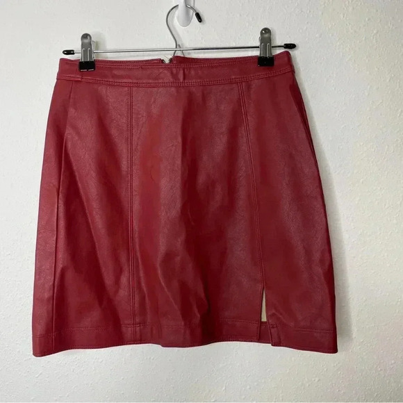 NWT Shinestar Womens Red Faux Leather Mini Skirt Size S Grunge Baddie Biker - Picture 1 of 5